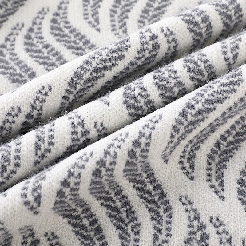 Maglione lavorato a maglia con fiamma