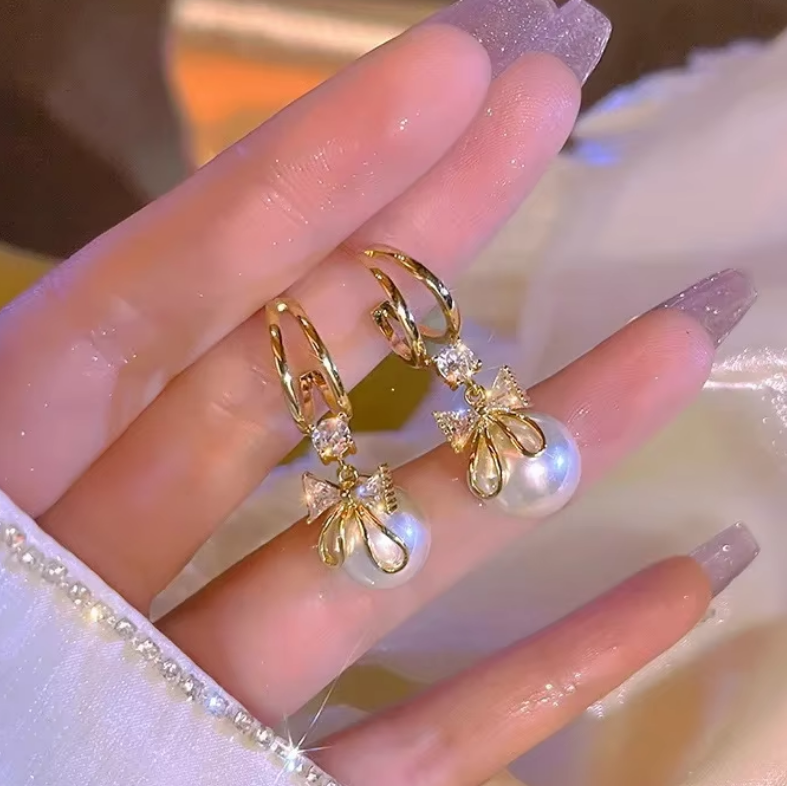 Belle – Orecchini con Fiocco di Cristallo